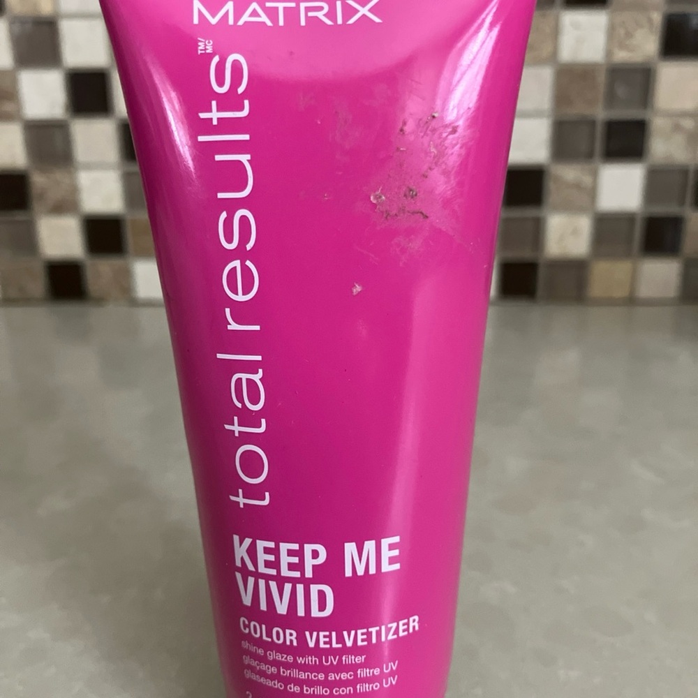 New 3.5 Matrix Total Results Keep Me Vivid Color Velvetizer shine/glaze UV